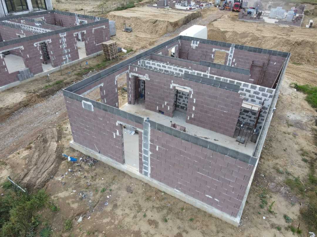 Charzykowy, Pomorskie 24.09.2025 r. ŚCIANA AKUSTYCZNA 18 cm - BLOCZEK AKU K2